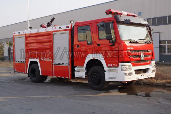 8000L Middle Size Foam Tank Fire Truck
